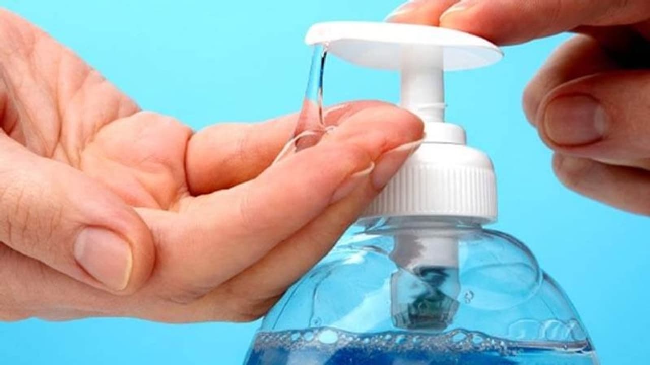 ಕೊರೋನಾ ಆತಂಕ: ರಿಜಿಸ್ಟ್ರಾರ್‌ ಕಚೇರಿಯಲ್ಲಿ ಸ್ಯಾನಿಟೈಸರ್‌ಗೆ ಹಣವಿಲ್ವಂತೆ!