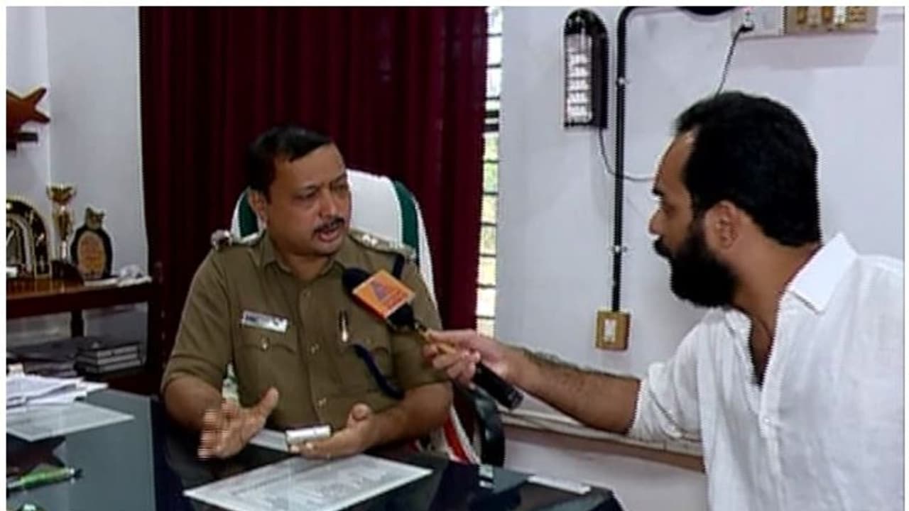 കണ്ണൂർ സെൻട്രൽ ജയിലിൽ കൊവിഡ് ആശങ്ക, പരോളിലിറങ്ങി മഹാരാഷ്ട്രയിലേക്ക് മുങ്ങിയ പ്രതി കൊവിഡ് നിരീക്ഷണത്തിൽ കണ്ണൂർ സെൻട്രൽ ജയിലിൽ കൊവിഡ് ആശങ്ക, പരോളിലിറങ്ങി മഹാരാഷ്ട്രയിലേക്ക് മുങ്ങിയ പ്രതി കൊവിഡ് നിരീക്ഷണത്തിൽ