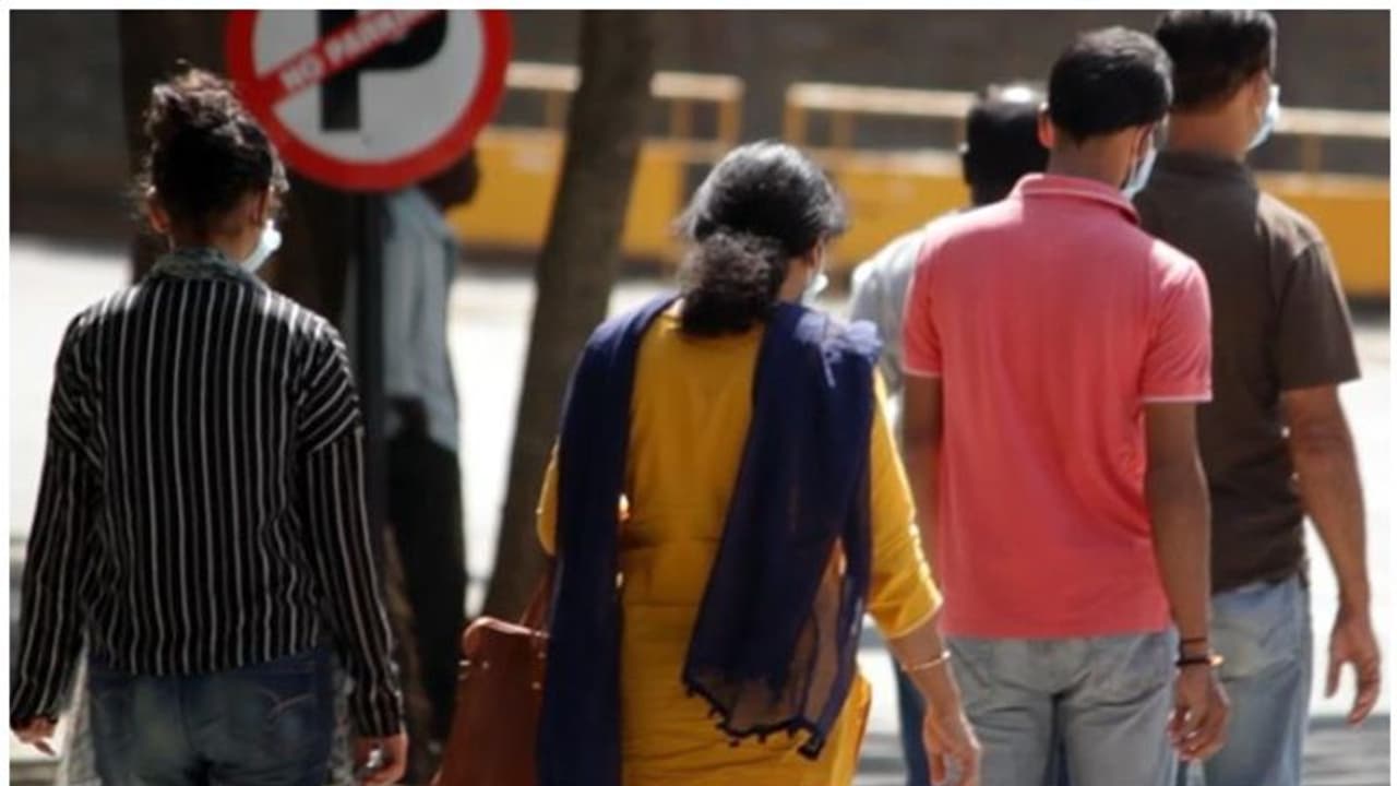 രാജ്യത്ത് കൊവിഡ് ബാധിതർ കുതിച്ചുയരുന്നു; പഞ്ചാബിൽ 13 പേർക്കും കേരളത്തിൽ 12 പേർക്കും രോഗബാധ രാജ്യത്ത് കൊവിഡ് ബാധിതർ കുതിച്ചുയരുന്നു; പഞ്ചാബിൽ 13 പേർക്കും കേരളത്തിൽ 12 പേർക്കും രോഗബാധ