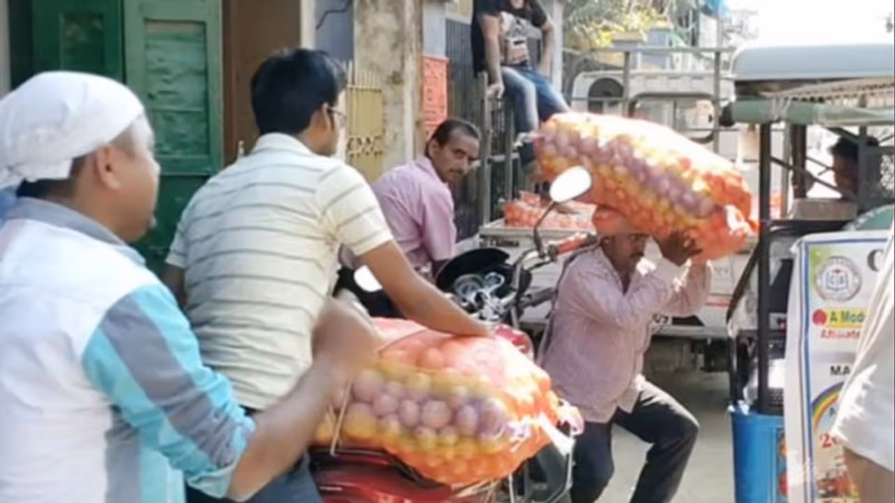 করোনা আতঙ্কে ডেকে আনছেন বড় সর্বনাশ, না খেতে পেয়ে কাটাতে হতে পারে দিন করোনা আতঙ্কে ডেকে আনছেন বড় সর্বনাশ, না খেতে পেয়ে কাটাতে হতে পারে দিন