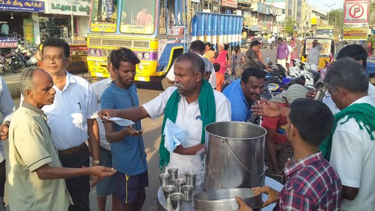 கொரோனாவை விரட்ட பொதுமக்களுக்கு வகை வகையான சூப்... அசத்தும் இயற்கை விவசாயி..!!