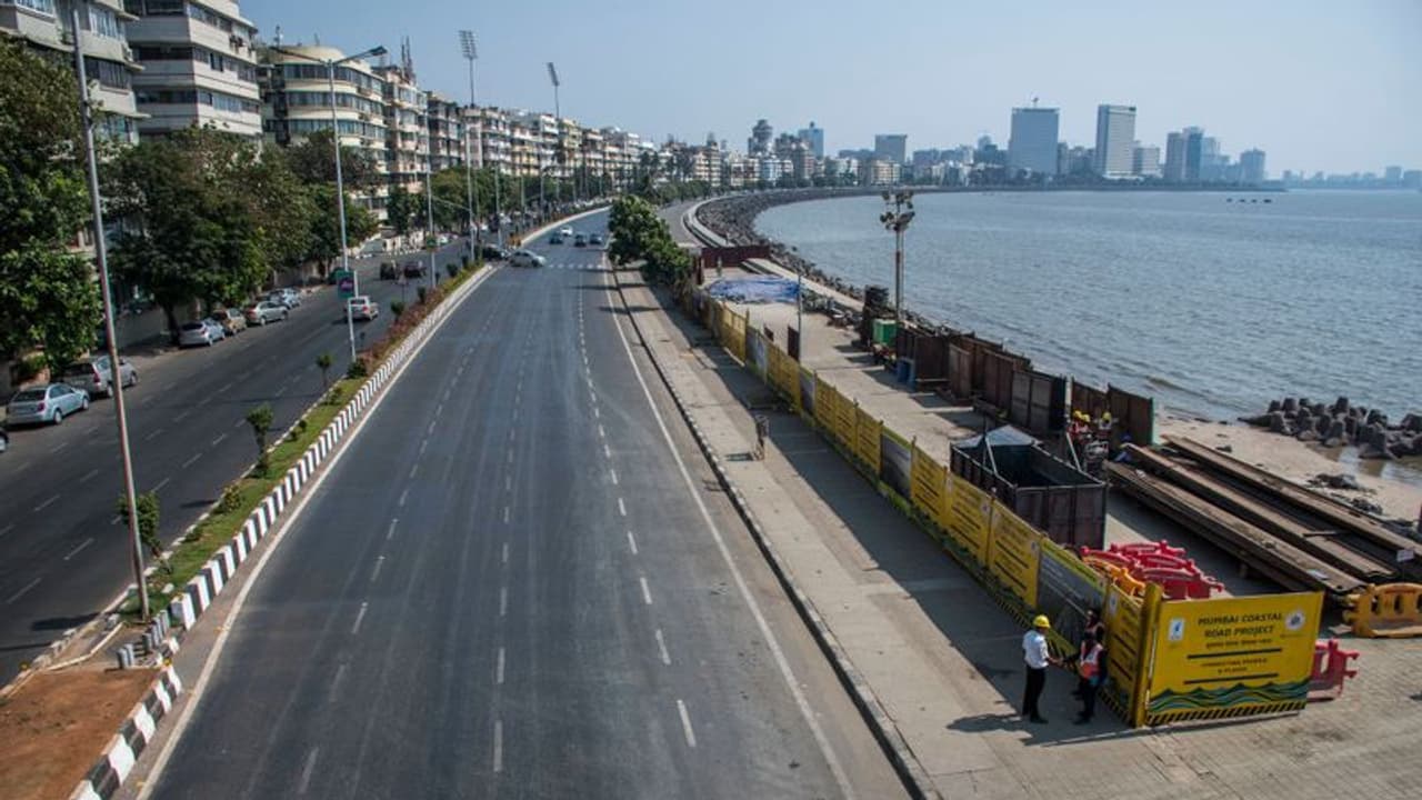 नई गाइडलाइंस के साथ महाराष्ट्र में 31 अक्टूबर तक बढ़ा लॉकडाउन, अब तक राज्य में 13 लाख कोरोना मरीज मिल चुके नई गाइडलाइंस के साथ महाराष्ट्र में 31 अक्टूबर तक बढ़ा लॉकडाउन, अब तक राज्य में 13 लाख कोरोना मरीज मिल चुके