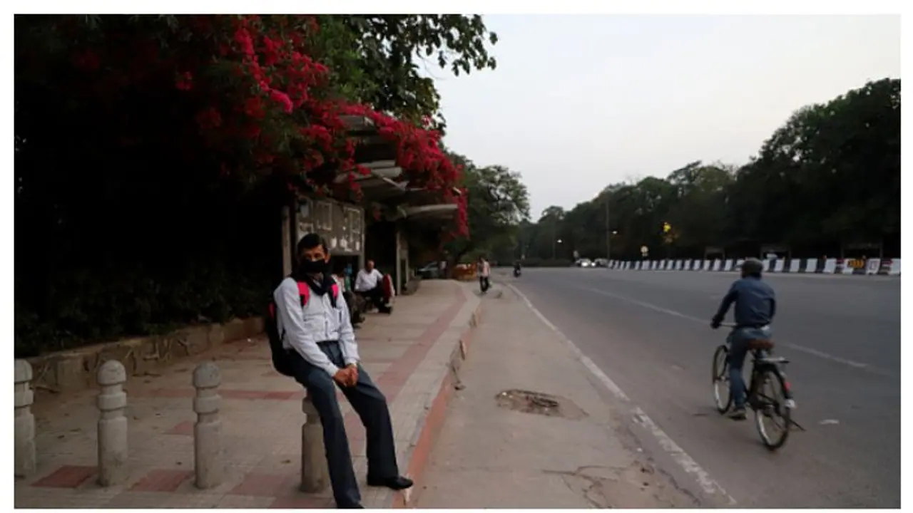 ভয় ধরিয়ে ভারতে করোনা আক্রান্তের সংখ্যা বেড়ে ৩২৪, এয়ার ইন্ডিয়া রোম থেকে ফেরাল ২৬৩ পড়ুয়াকে