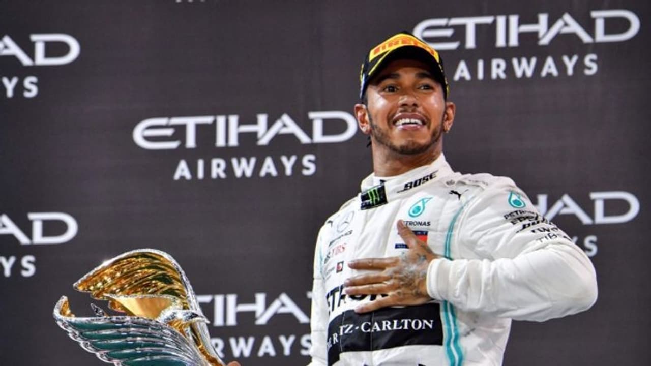 നടൻ ഇദ്രിസ് ആൽബയ്ക്കൊപ്പം ചടങ്ങിൽ പങ്കെടുത്തു; ലൂയിസ് ഹാമിൽട്ടൺ സെൽഫ് ഐസൊലേഷനിൽ നടൻ ഇദ്രിസ് ആൽബയ്ക്കൊപ്പം ചടങ്ങിൽ പങ്കെടുത്തു; ലൂയിസ് ഹാമിൽട്ടൺ സെൽഫ് ഐസൊലേഷനിൽ