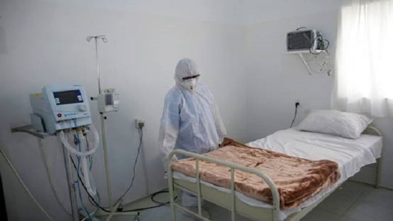 മാനസിക വെല്ലുവിളി വീട്ടുകാര്‍ മറച്ചുവെച്ചു; കൊവിഡ് നിരീക്ഷണത്തിൽ കഴിയുന്നയാൾ നഴ്സുമാരെ ആക്രമിച്ചു