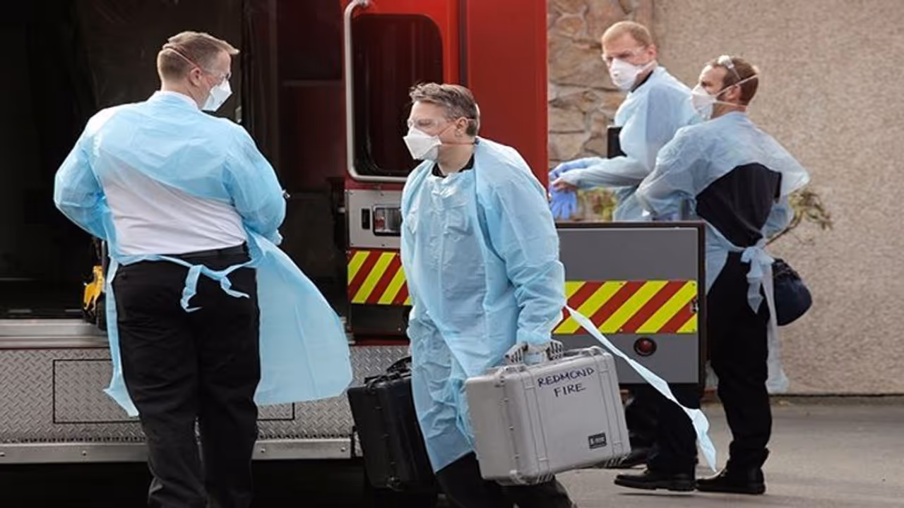 ಅಮೆರಿಕ: ಒಂದೇ ದಿನ 10000 ಜನಕ್ಕೆ ವೈರಸ್, 130 ಮಂದಿ ಸಾವು! ಅಮೆರಿಕ: ಒಂದೇ ದಿನ 10000 ಜನಕ್ಕೆ ವೈರಸ್, 130 ಮಂದಿ ಸಾವು!