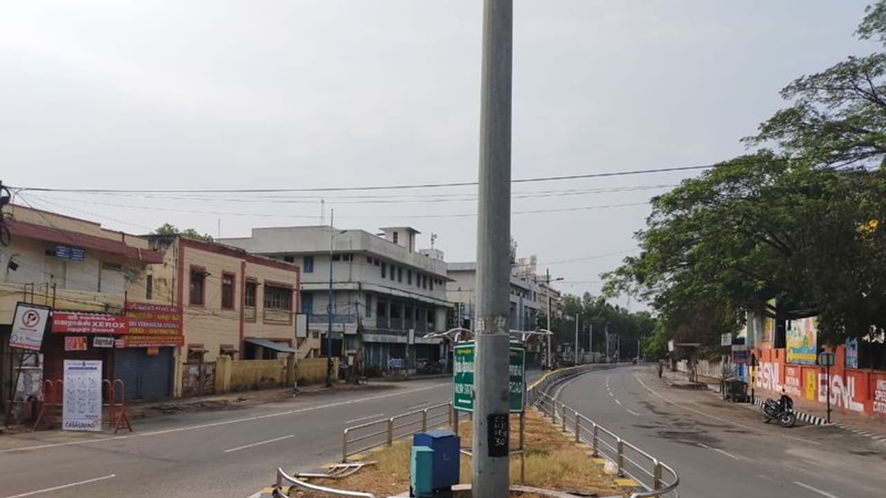 இந்த மாவட்டங்களில் தளர்வின்றி முழு ஊரடங்கு... அதிரடி அறிவிப்பு வெளியீடு..! இந்த மாவட்டங்களில் தளர்வின்றி முழு ஊரடங்கு... அதிரடி அறிவிப்பு வெளியீடு..!