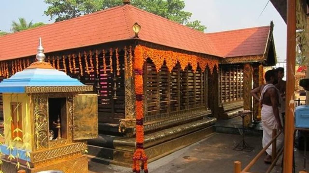 കൊല്ലം ചവറ കൊറ്റൻകുളങ്ങര ക്ഷേത്രത്തിന് ചുറ്റും നിരോധനാജ്ഞ