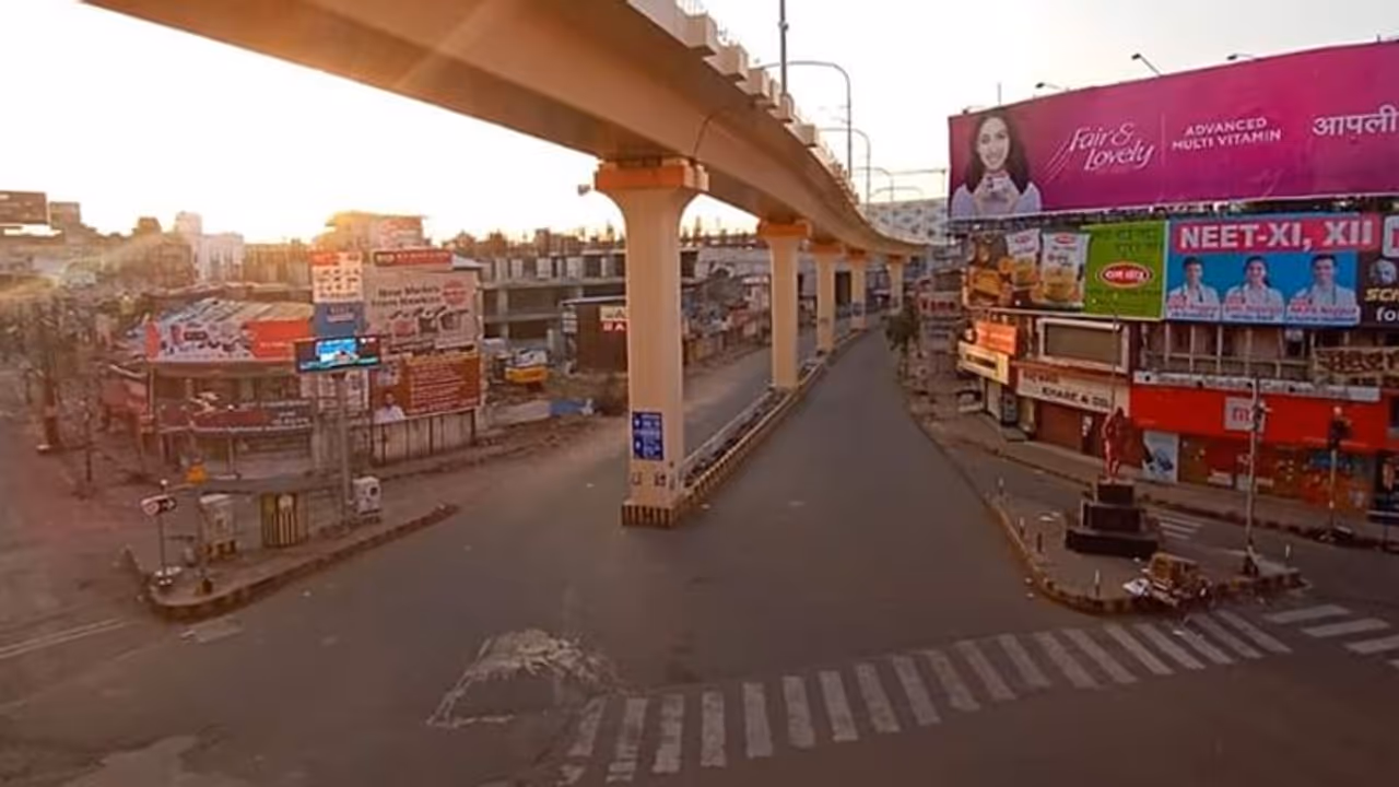 India announces complete lockdown in 75 coronavirus hit districts