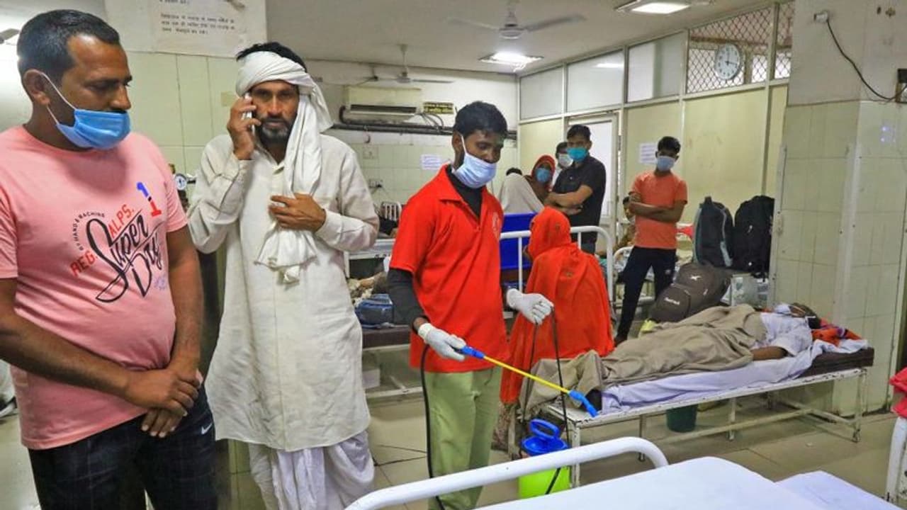 കൊവിഡ് 19: രാജ്യത്ത് മരണം ഏഴായി; രാജ്യത്തെ 75 ജില്ലകളിൽ അവശ്യ സർവീസുകൾ മാത്രം കൊവിഡ് 19: രാജ്യത്ത് മരണം ഏഴായി; രാജ്യത്തെ 75 ജില്ലകളിൽ അവശ്യ സർവീസുകൾ മാത്രം