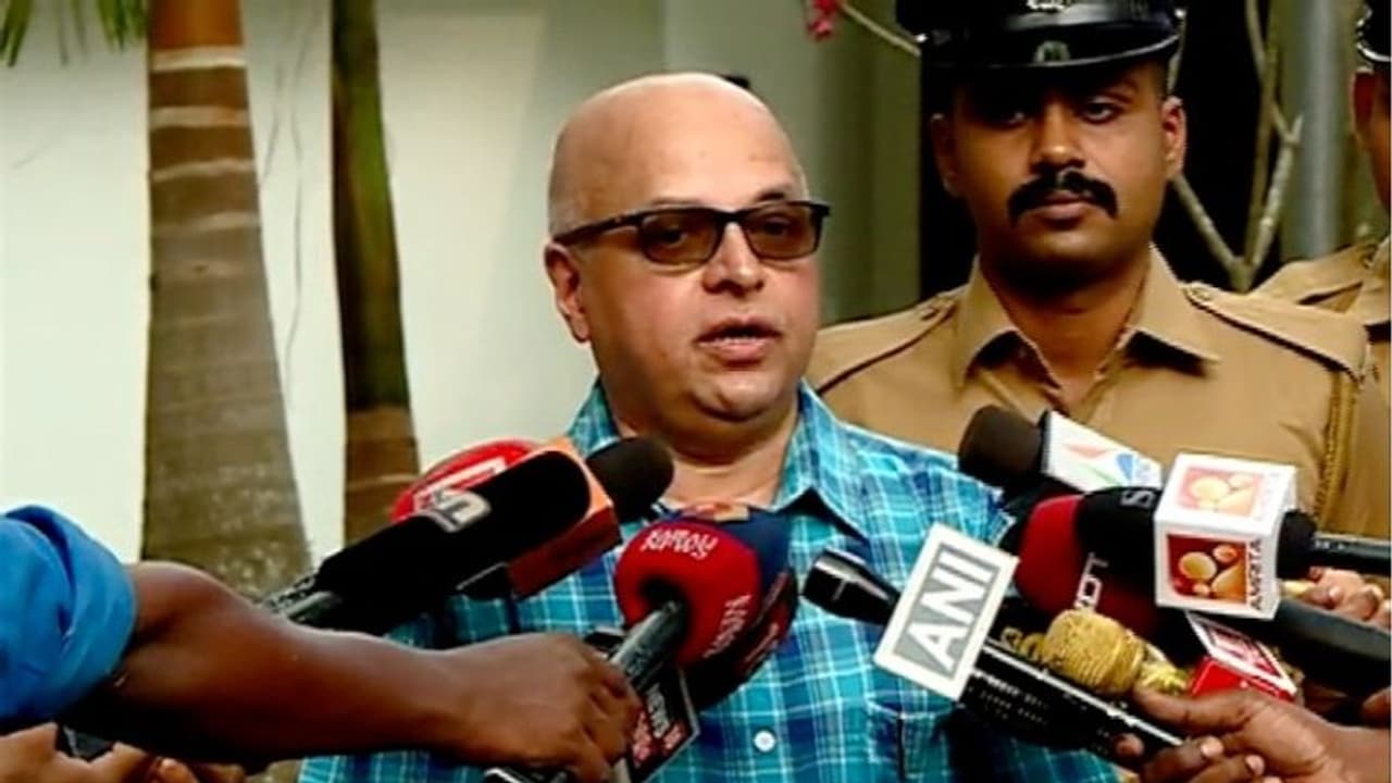 കാസര്കോട്ട് ലോക് ഡൗൺ, ഇന്ന് 5 പുതിയ കേസ്, 9 ജില്ലകളിൽ നിയന്ത്രണം വേണ്ടിവരുമെന്ന് ചീഫ് സെക്രട്ടറി കാസര്കോട്ട് ലോക് ഡൗൺ, ഇന്ന് 5 പുതിയ കേസ്, 9 ജില്ലകളിൽ നിയന്ത്രണം വേണ്ടിവരുമെന്ന് ചീഫ് സെക്രട്ടറി