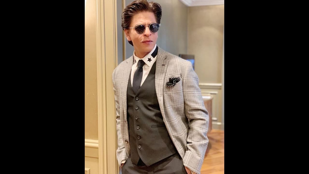 സഹായവുമായി വീണ്ടും ഷാരൂഖ് ഖാന്; ആരോഗ്യപ്രവര്ത്തകര്ക്ക് 25,000 പിപിഇ കിറ്റുകൾ നല്കി സഹായവുമായി വീണ്ടും ഷാരൂഖ് ഖാന്; ആരോഗ്യപ്രവര്ത്തകര്ക്ക് 25,000 പിപിഇ കിറ്റുകൾ നല്കി