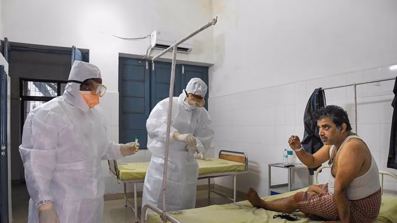 84,000 പേർക്ക് ഒരു ഐസൊലേഷൻ ബെഡ്, 11,600 പേർക്ക് ഒരു ഡോക്ടർ, കൊവിഡ് 19 സമൂഹവ്യാപനം താങ്ങാൻ ഇന്ത്യക്കാവുമോ? 84,000 പേർക്ക് ഒരു ഐസൊലേഷൻ ബെഡ്, 11,600 പേർക്ക് ഒരു ഡോക്ടർ, കൊവിഡ് 19 സമൂഹവ്യാപനം താങ്ങാൻ ഇന്ത്യക്കാവുമോ?