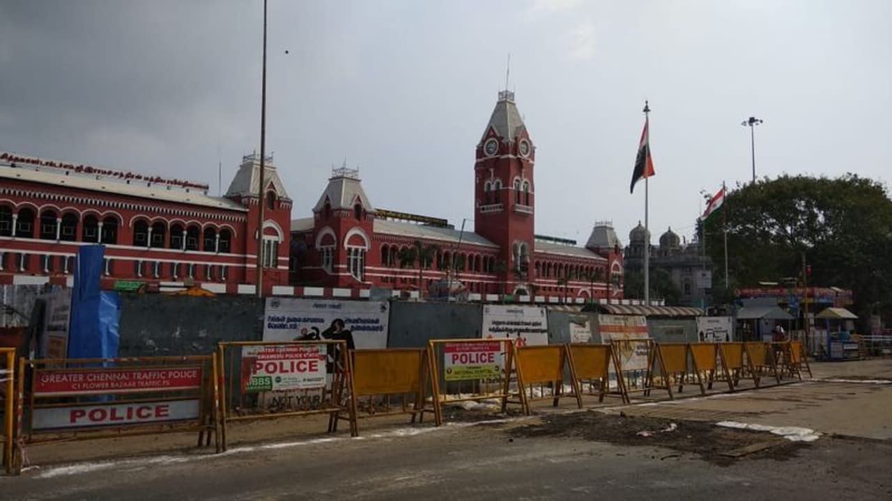 சென்னையில் மீண்டும் செம காட்டு காட்டும் கொரோனா... அச்சத்தில் பொதுமக்கள்..! சென்னையில் மீண்டும் செம காட்டு காட்டும் கொரோனா... அச்சத்தில் பொதுமக்கள்..!