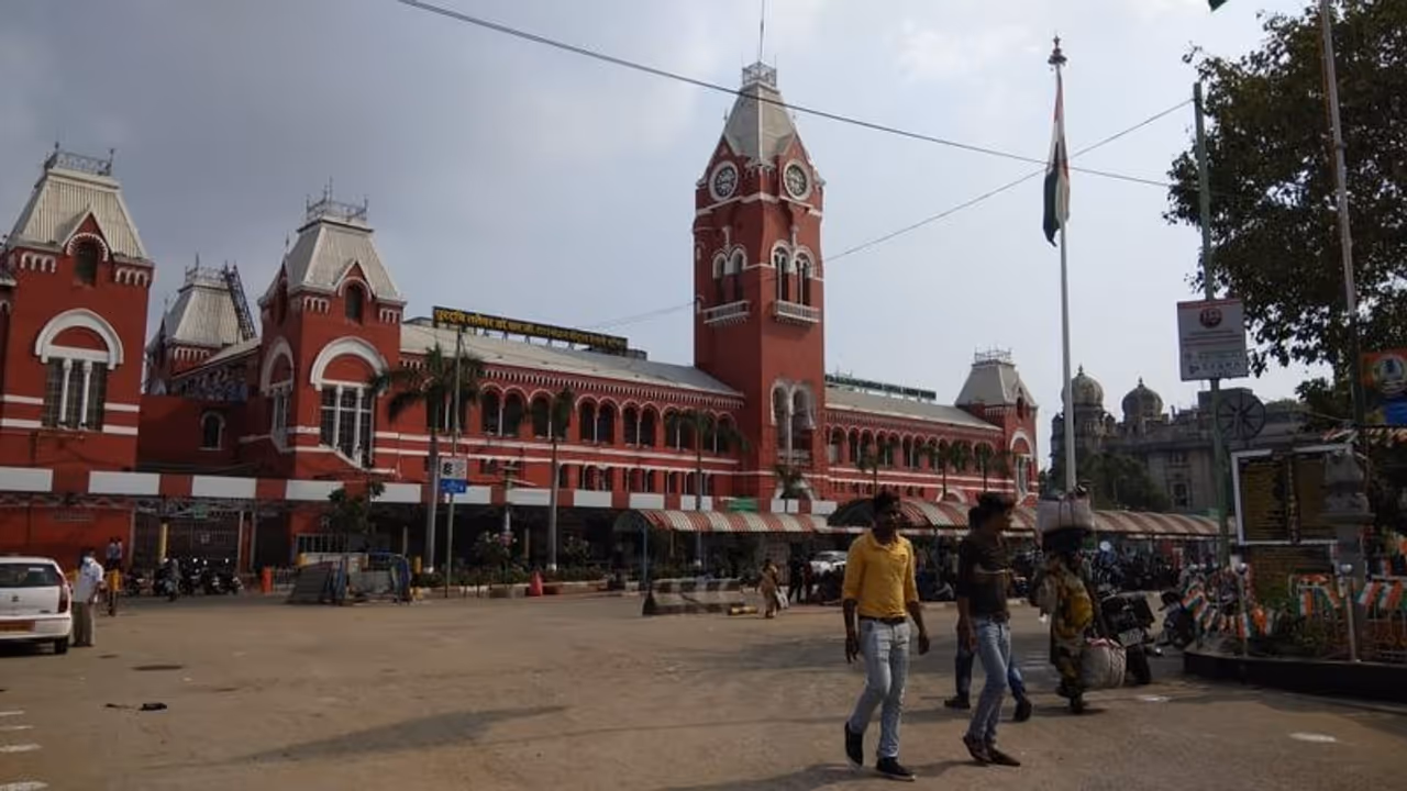 சென்னையில் முழு ஊரடங்கா..? இ பாஸ் ரத்தா..? நீதிமன்றத்தில் உண்மையை போட்டுடைத்த தமிழக அரசு..! சென்னையில் முழு ஊரடங்கா..? இ பாஸ் ரத்தா..? நீதிமன்றத்தில் உண்மையை போட்டுடைத்த தமிழக அரசு..!