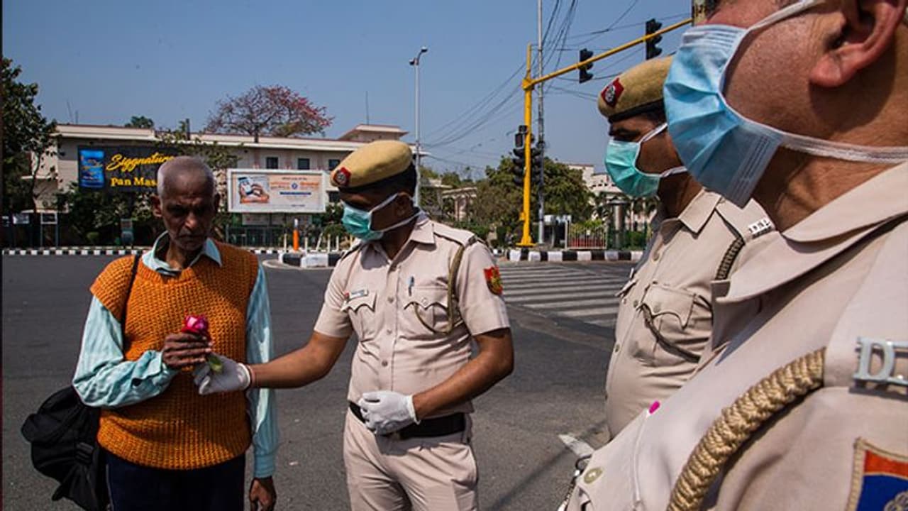 தயவு செய்து யாரும் சொந்த ஊருக்கு போகாதீங்க...! விவரமறிந்தவரின் "கதறல்"..! தயவு செய்து யாரும் சொந்த ஊருக்கு போகாதீங்க...! விவரமறிந்தவரின் "கதறல்"..!