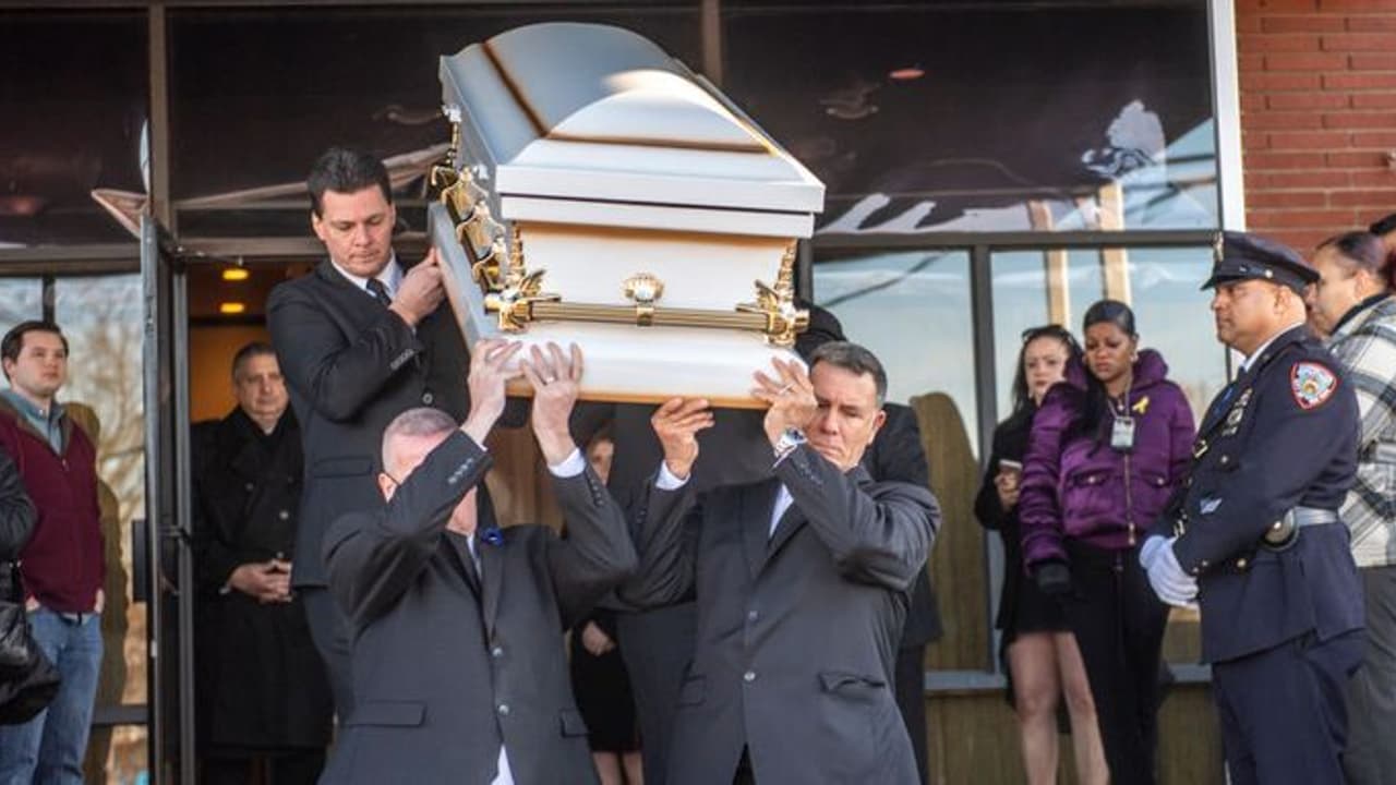 মৃত্যু মিছিল চলছেই ইতালিতে, মাত্র ৬ কোটি মানুষের দেশে কেন মহামারীর আকার নিল করোনা মৃত্যু মিছিল চলছেই ইতালিতে, মাত্র ৬ কোটি মানুষের দেশে কেন মহামারীর আকার নিল করোনা