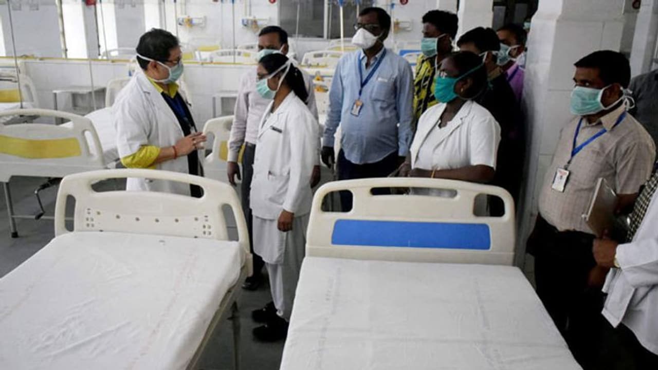 মে মাসের মধ্যেই ৩০০০০ ভারতীয়ের মৃত্যুর আশঙ্কা, জুন থেকে মিলবে না হাসপাতালের বেড মে মাসের মধ্যেই ৩০০০০ ভারতীয়ের মৃত্যুর আশঙ্কা, জুন থেকে মিলবে না হাসপাতালের বেড