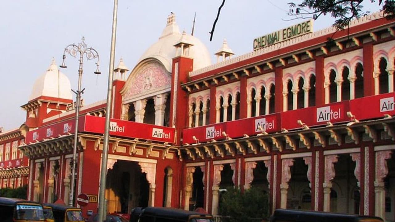 எழும்பூர் ரயில் நிலையத்திற்கு கருணாநிதி பெயரைச் சூட்டக... திமுக எம்.எல்.ஏ., வேண்டுகோள்..! எழும்பூர் ரயில் நிலையத்திற்கு கருணாநிதி பெயரைச் சூட்டக... திமுக எம்.எல்.ஏ., வேண்டுகோள்..!