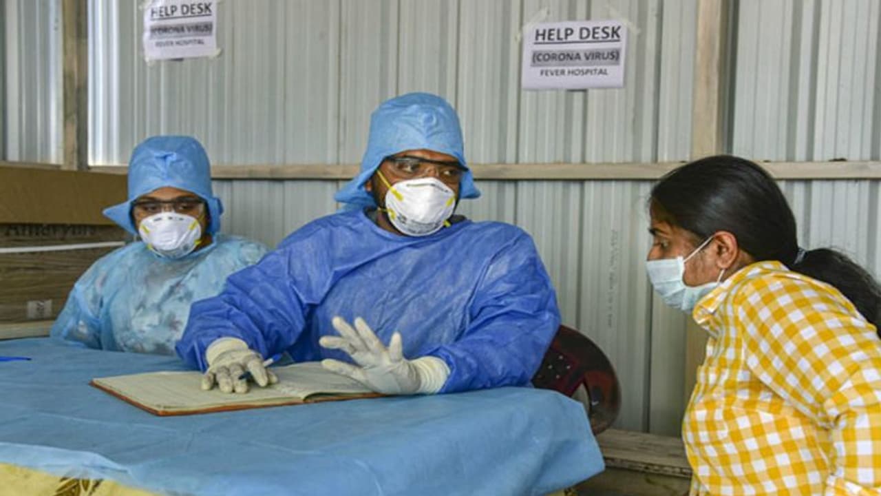 ಕೊರೋನಾ: ಅಪಾ​ಯ​ದ​ಲ್ಲಿ ಇರು​ವ​ವ​ರಿಗೆ ಹೈಡ್ರೋ​ಕ್ಸಿ ಮಾತ್ರೆ ನೀಡಲು ಶಿಫಾರಸು!