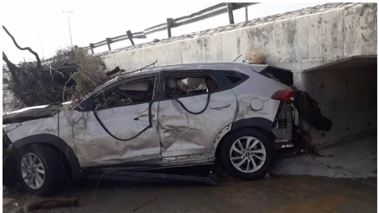 ഒമാനിലെ കനത്ത മഴയില് മരണം നാലായി; മലയാളികളുടെ മൃതദേഹങ്ങള് ഒമാനില് തന്നെ സംസ്കരിച്ചേക്കും ഒമാനിലെ കനത്ത മഴയില് മരണം നാലായി; മലയാളികളുടെ മൃതദേഹങ്ങള് ഒമാനില് തന്നെ സംസ്കരിച്ചേക്കും