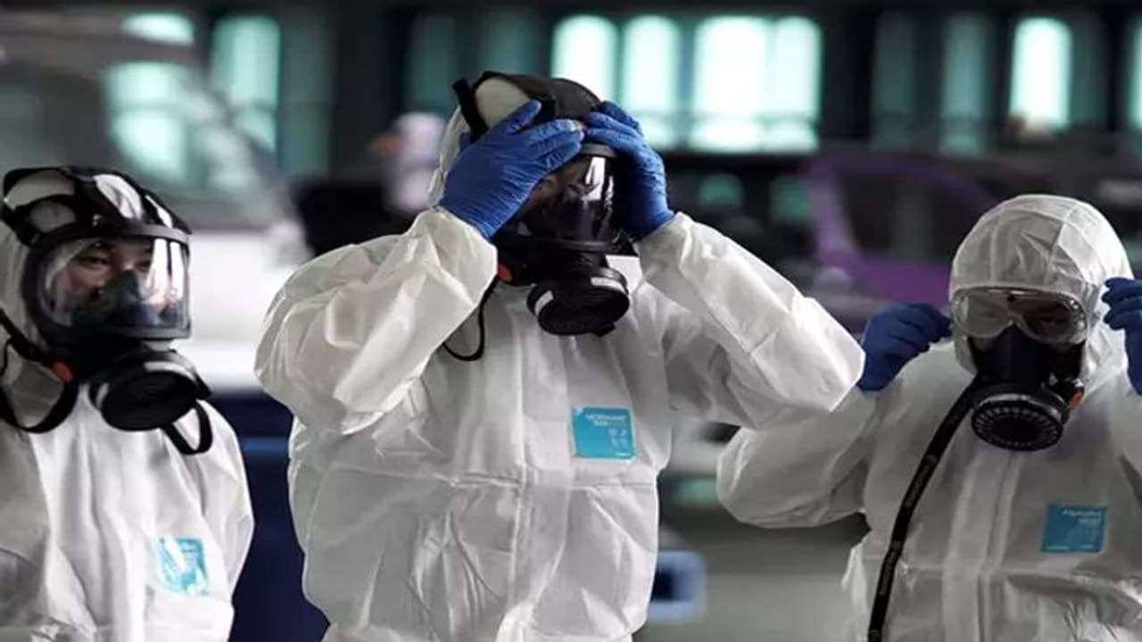 ఈశాన్య రాష్ట్రాలకు పాకిన కరోనా: మణిపూర్ లో తొలి పాజిటివ్ కేసు ఈశాన్య రాష్ట్రాలకు పాకిన కరోనా: మణిపూర్ లో తొలి పాజిటివ్ కేసు