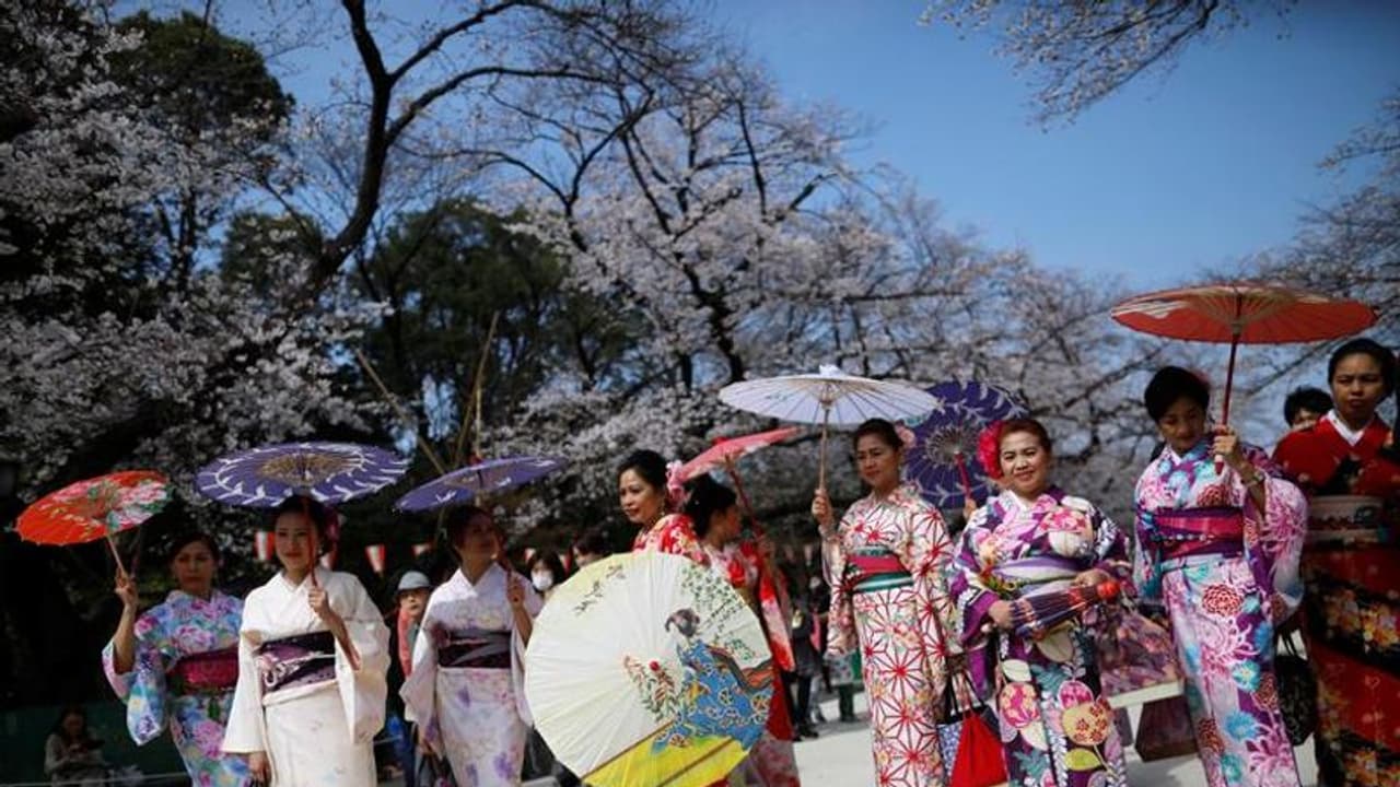 Demographic Crisis In China: చైనాలో జనాభా సంక్షోభం భారీగా తగ్గిన జననాలు, పెరుగుతున్న వృద్దుల సంఖ్య Demographic Crisis In China: చైనాలో జనాభా సంక్షోభం భారీగా తగ్గిన జననాలు, పెరుగుతున్న వృద్దుల సంఖ్య