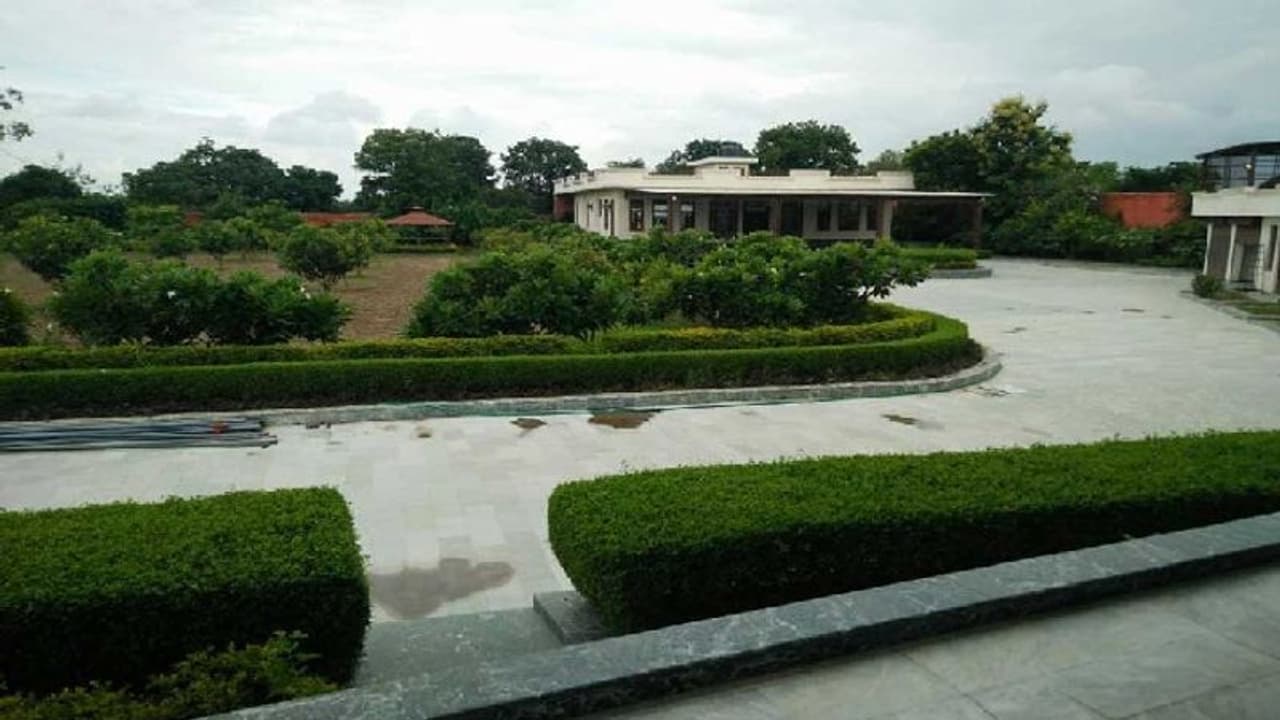 कोरोना पीड़ितों के लिए अपनी कोठी को आइसोलेशन वार्ड बनाना चाह रहे पूर्व ऊर्जा मंत्री , CM योगी को लिखा पत्र कोरोना पीड़ितों के लिए अपनी कोठी को आइसोलेशन वार्ड बनाना चाह रहे पूर्व ऊर्जा मंत्री , CM योगी को लिखा पत्र