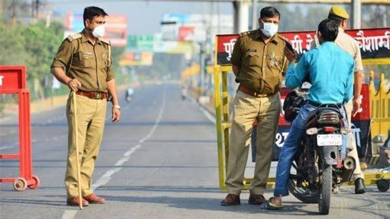 केंद्र सरकार का राज्यों को सुझाव, जहां लोग लॉकडाउन का पालन नहीं कर रहे हैं वहां कर्फ्यू लगाएं केंद्र सरकार का राज्यों को सुझाव, जहां लोग लॉकडाउन का पालन नहीं कर रहे हैं वहां कर्फ्यू लगाएं