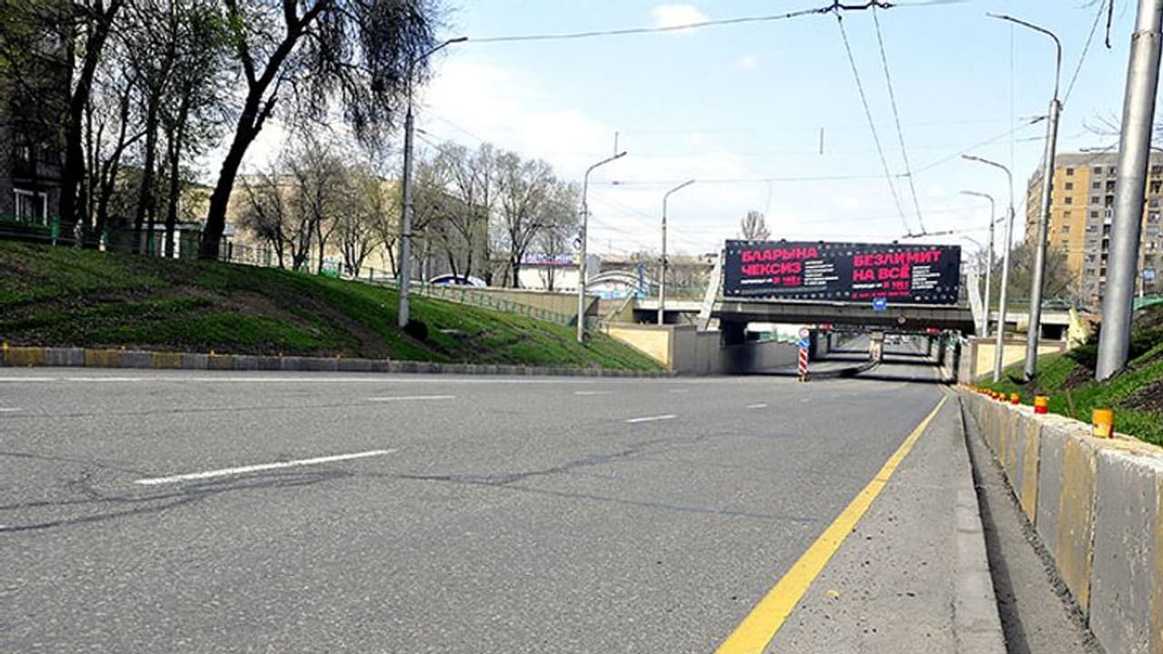 மக்களிடம் மன்னிப்பு கேட்டு ஊரடங்கை நீட்டித்த மலேசிய பிரதமர் மக்களிடம் மன்னிப்பு கேட்டு ஊரடங்கை நீட்டித்த மலேசிய பிரதமர்