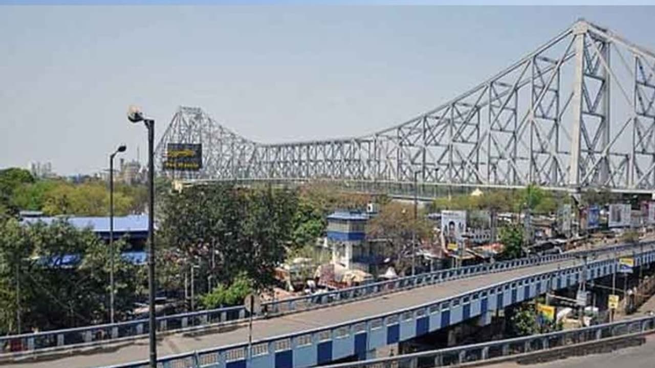 আকাশ থেকে কেমন লাগছে শহরকে, লকডাউনের ছবি তুলে ধরল কলকাতা পুলিশ আকাশ থেকে কেমন লাগছে শহরকে, লকডাউনের ছবি তুলে ধরল কলকাতা পুলিশ