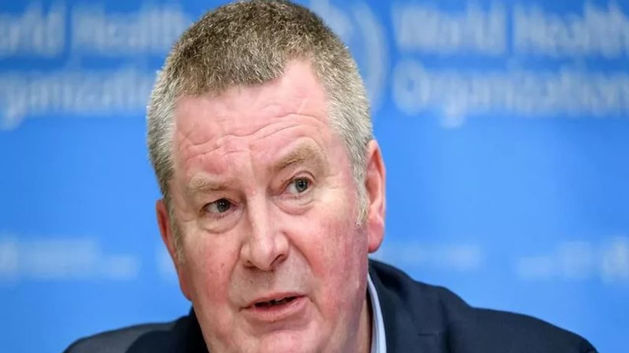 ஊரடங்கு மட்டுமே தீர்வல்ல... பீதியை கிளப்பும் உலக சுகாதார அமைப்பின் அவசரநிலை நிபுணர்...! ஊரடங்கு மட்டுமே தீர்வல்ல... பீதியை கிளப்பும் உலக சுகாதார அமைப்பின் அவசரநிலை நிபுணர்...!