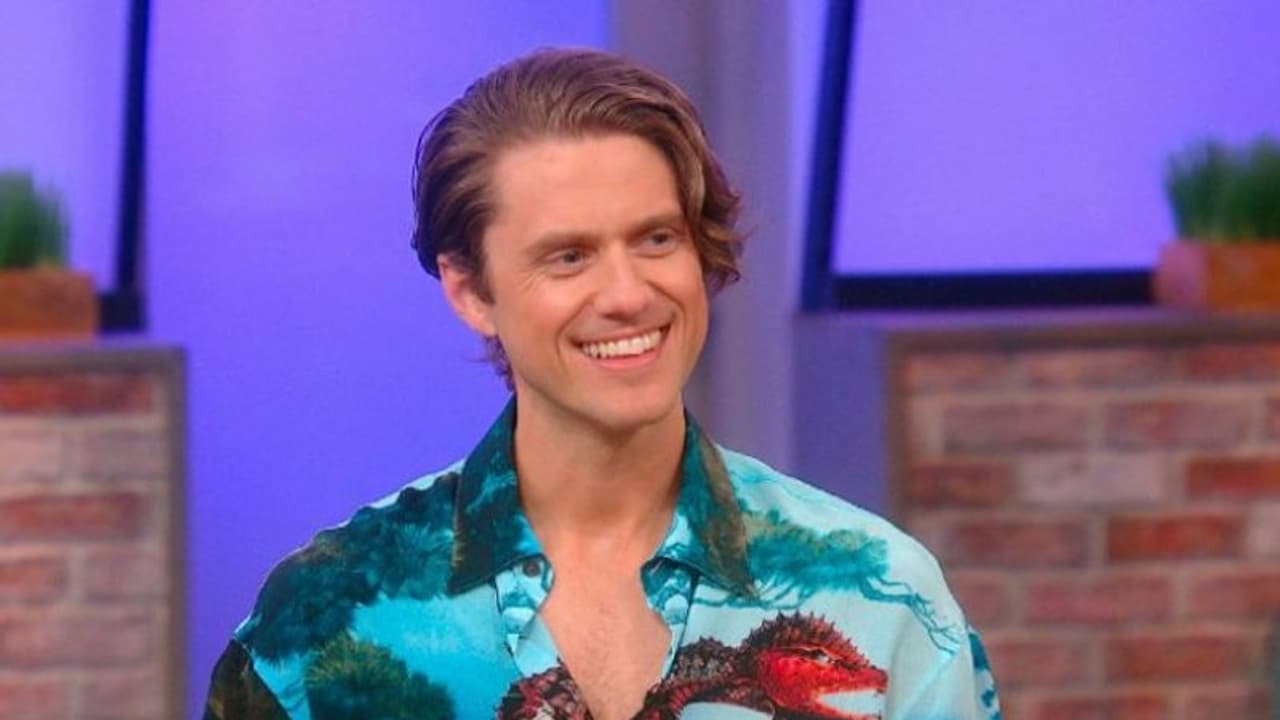 ফের করোনায় আক্রান্ত আমেরিকান অভিনেতা অ্যারন, খাবারে স্বাদ না পেতেই সন্দেহ বাড়ে তারকা ফের করোনায় আক্রান্ত আমেরিকান অভিনেতা অ্যারন, খাবারে স্বাদ না পেতেই সন্দেহ বাড়ে তারকা