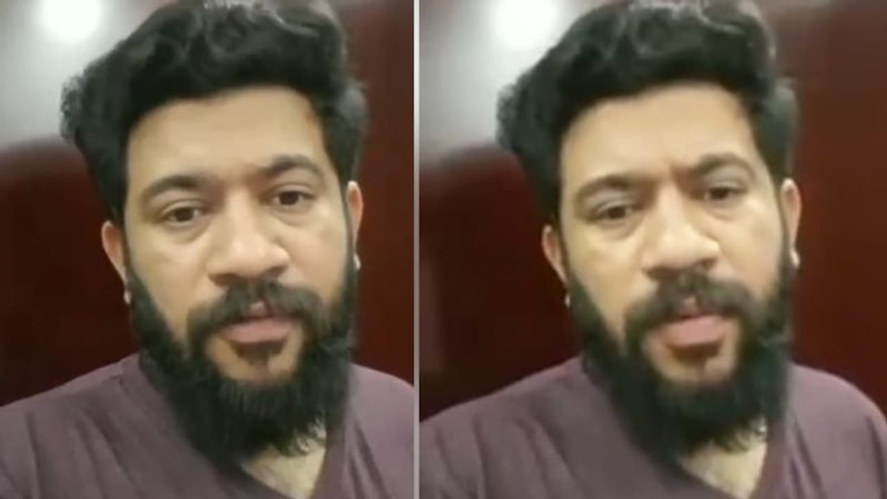 'പുറത്തിറങ്ങിയിട്ട് വീടും ഒരു ബിഗ് ബോസ് ഹൗസ്'; കൊവിഡ് 19 ജാഗ്രതയുടെ പ്രാധാന്യം ഓര്മ്മിപ്പിച്ച് ആര്ജെ രഘു 'പുറത്തിറങ്ങിയിട്ട് വീടും ഒരു ബിഗ് ബോസ് ഹൗസ്'; കൊവിഡ് 19 ജാഗ്രതയുടെ പ്രാധാന്യം ഓര്മ്മിപ്പിച്ച് ആര്ജെ രഘു