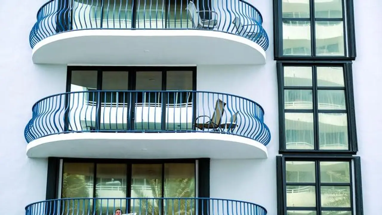 করোনা সন্দেহে হোম কোয়ারেন্টাইনে রয়েছেন, কিন্তু মেনে চলছেন তো এই নিয়মগুলো করোনা সন্দেহে হোম কোয়ারেন্টাইনে রয়েছেন, কিন্তু মেনে চলছেন তো এই নিয়মগুলো