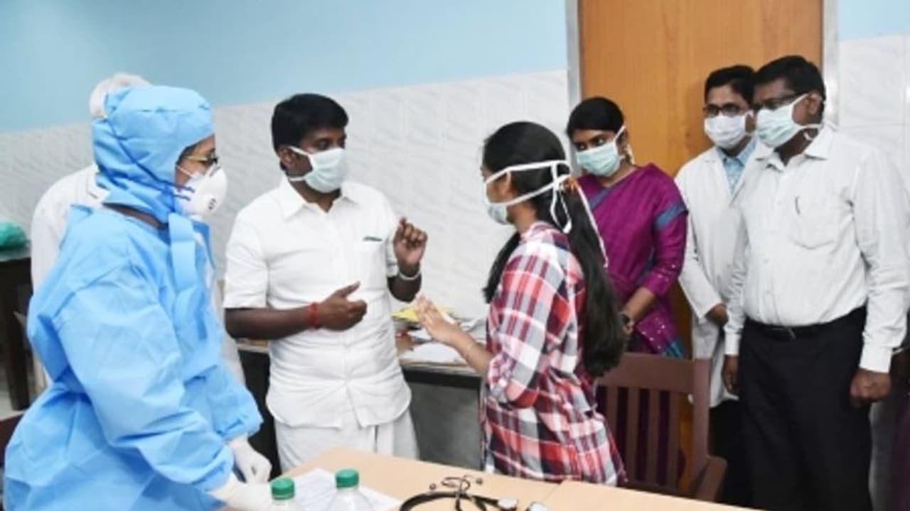 கொரோனாவுக்கே சிம்மசொப்பனமாக திகழும் தமிழ்நாடு.. இந்தியாவிற்கே நாம தான் முன்னோடி