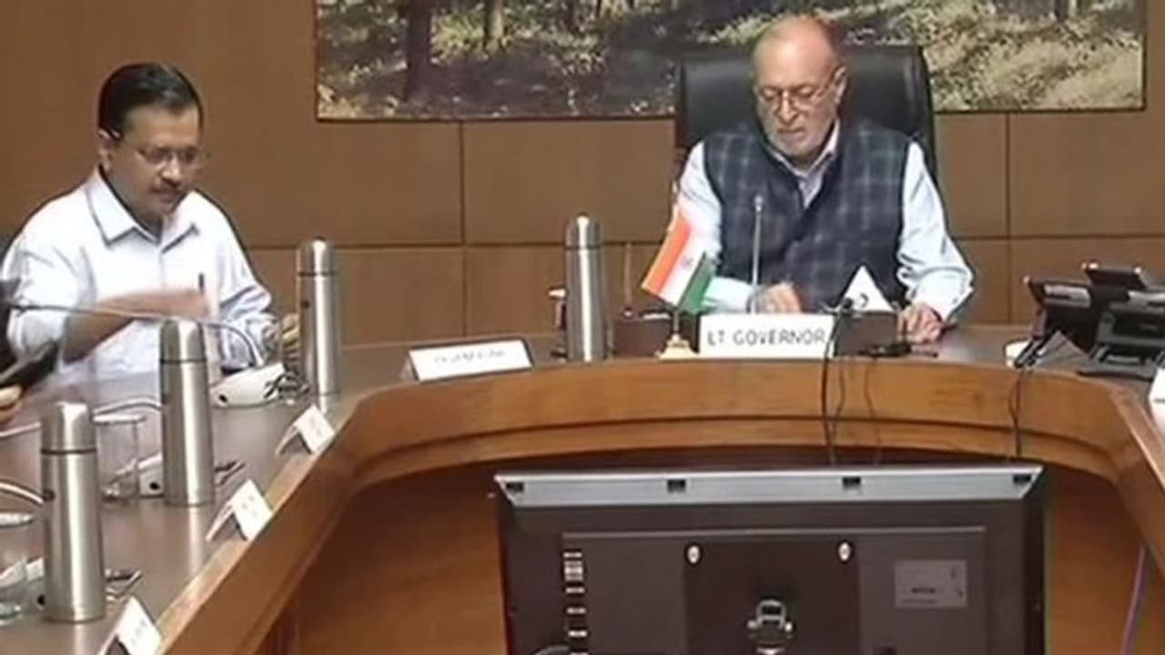 दिल्ली में कोरोना: घर पर मिलेगा दूध, सब्जी और दवा, पुलिस परेशान करे तो सीधे कमिश्नर ऑफिस करें फोन दिल्ली में कोरोना: घर पर मिलेगा दूध, सब्जी और दवा, पुलिस परेशान करे तो सीधे कमिश्नर ऑफिस करें फोन