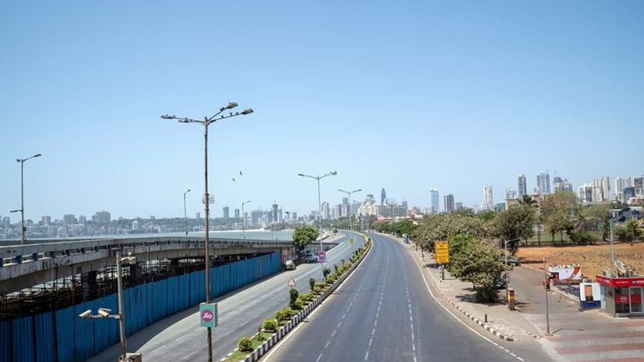 ಕೊರೋನಾ 2ನೇ ಅಲೆಯ ಭೀತಿ: ನಿಯಮ ಪಾಲಿಸದಿದ್ರೆ ಮತ್ತೆ ಲಾಕ್ಡೌನ್ ಎಂದ ಸಿಎಂ! ಕೊರೋನಾ 2ನೇ ಅಲೆಯ ಭೀತಿ: ನಿಯಮ ಪಾಲಿಸದಿದ್ರೆ ಮತ್ತೆ ಲಾಕ್ಡೌನ್ ಎಂದ ಸಿಎಂ!