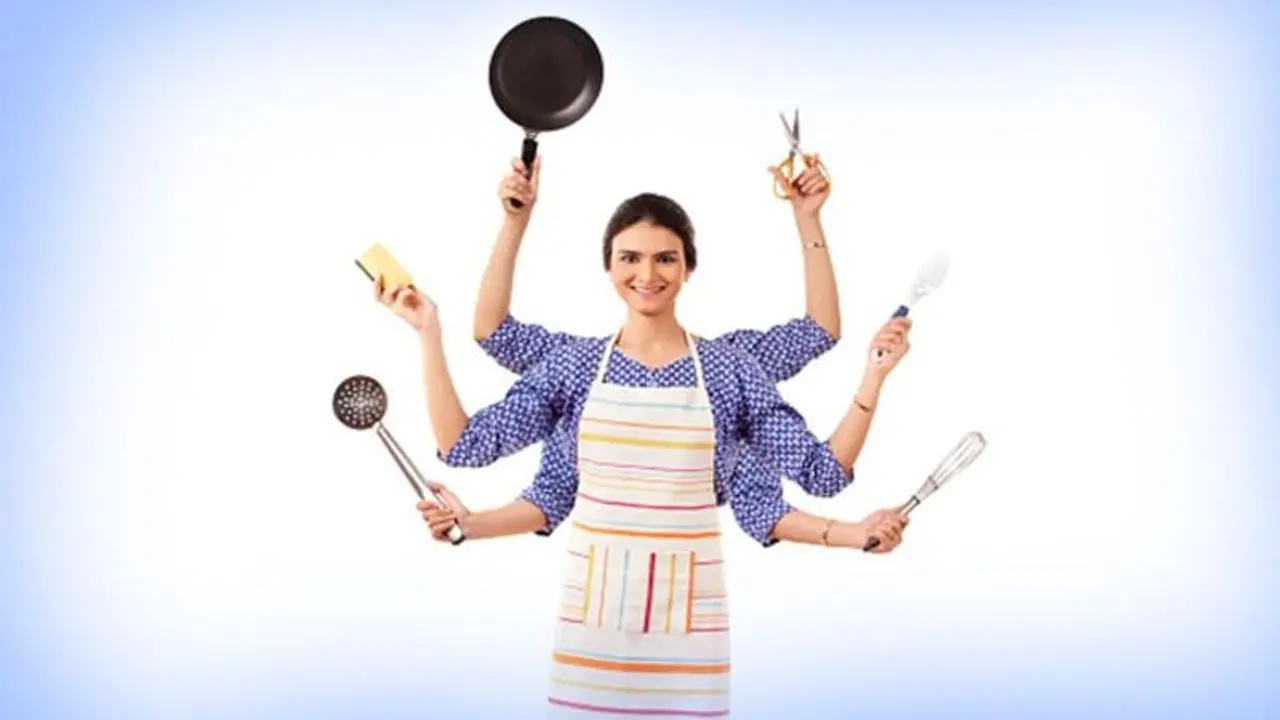 করোনার বাজারে হঠাৎ যেন আমি দশভূজা, অধ্যাপিকা ঝুমুর শেয়ার করলেন তার 'লকডাউন' কাহিনি করোনার বাজারে হঠাৎ যেন আমি দশভূজা, অধ্যাপিকা ঝুমুর শেয়ার করলেন তার 'লকডাউন' কাহিনি