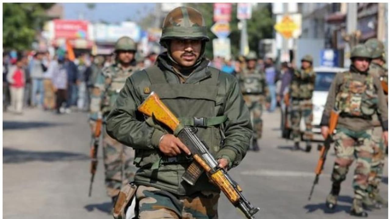 മലയാളി ജവാൻ സഹസൈനികന്റെ വെടിയേറ്റ് മരിച്ചു