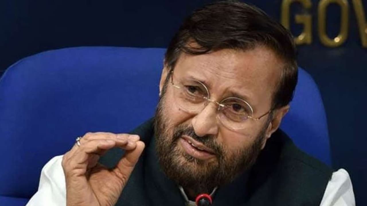 కరోనా ఎఫెక్ట్: పేదలకు కిలో బియ్యం రూ. 3లకే ఇవ్వాలని కేంద్రం నిర్ణయం కరోనా ఎఫెక్ట్: పేదలకు కిలో బియ్యం రూ. 3లకే ఇవ్వాలని కేంద్రం నిర్ణయం