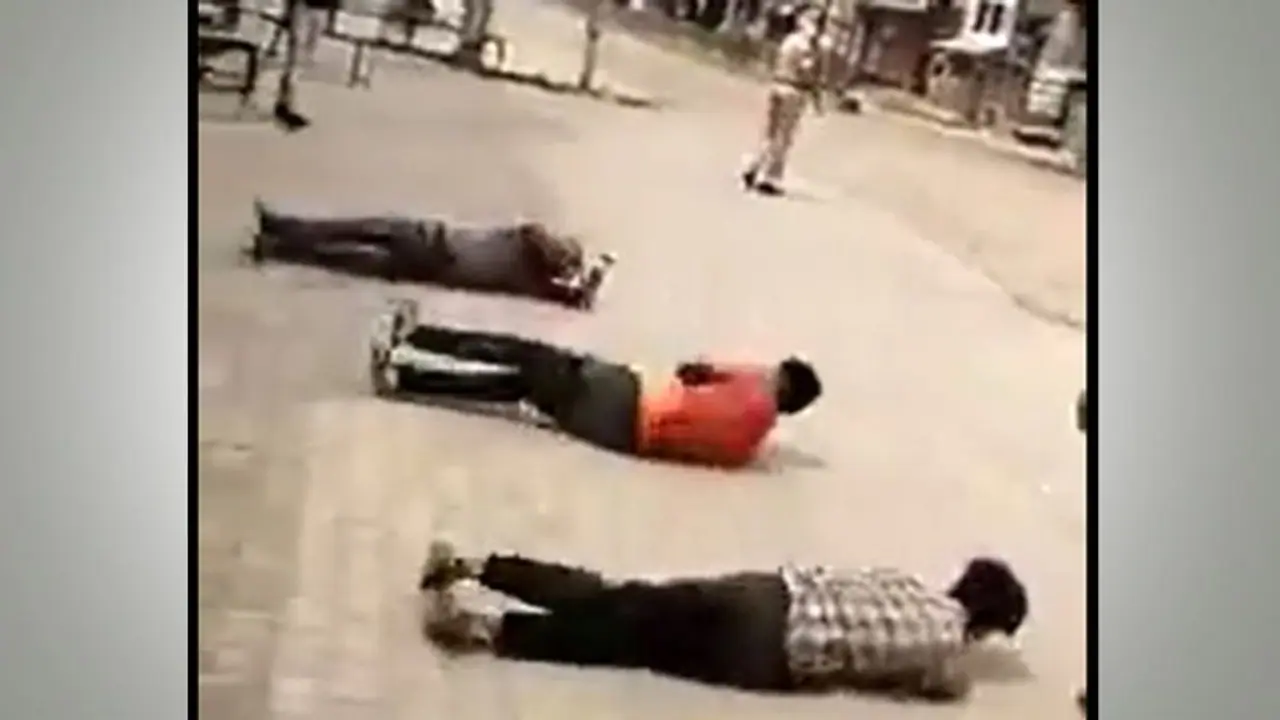 করোনা মোকাবিলায় নরমে গরমে পঞ্জাব পুলিশ, আইনমনান্যকারীদের শাস্তি, বাড়ি বাড়ি রসদ করোনা মোকাবিলায় নরমে গরমে পঞ্জাব পুলিশ, আইনমনান্যকারীদের শাস্তি, বাড়ি বাড়ি রসদ