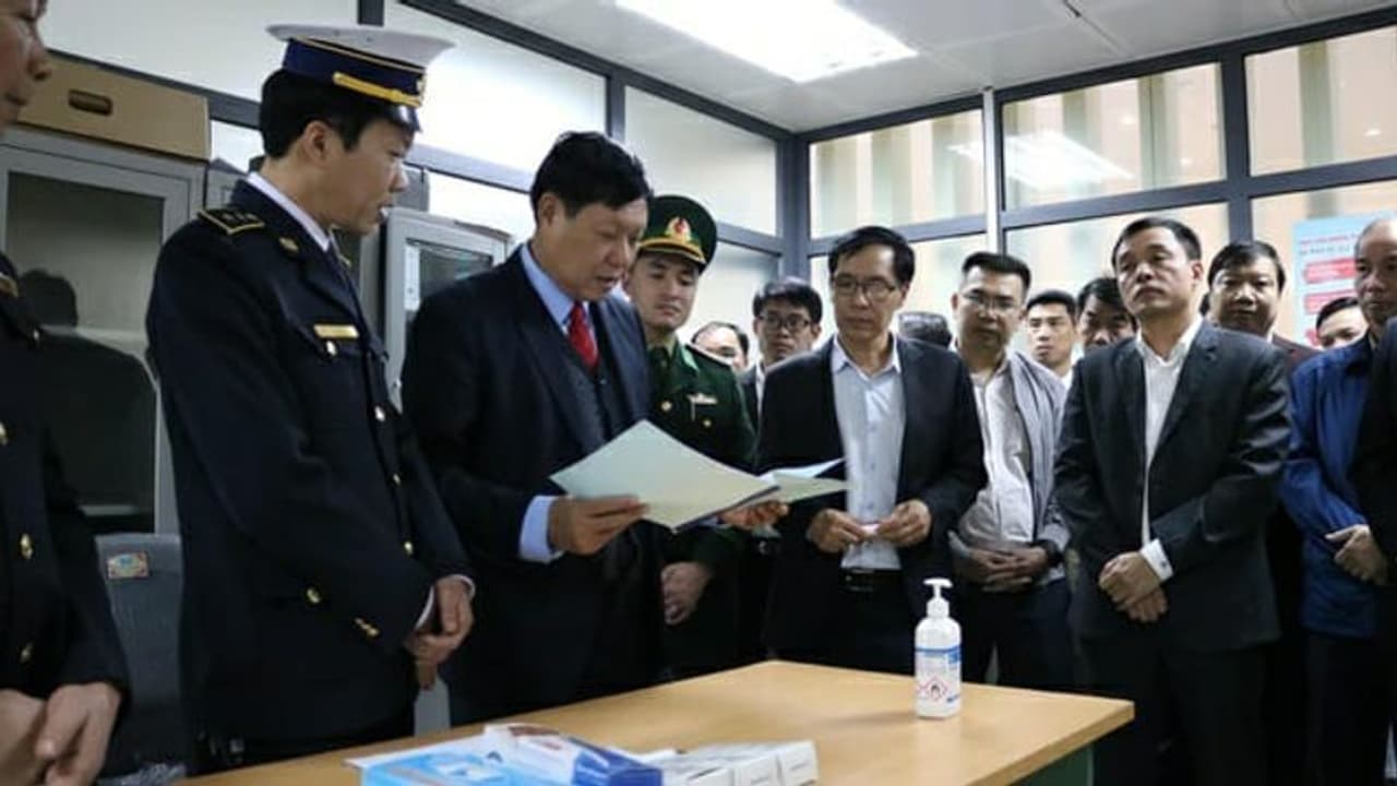 வல்லரசுகளை எல்லாம் பதம் பார்த்த கொரோனா...!! இந்த ஒரு நாட்டிக்கிட்ட மட்டும் ஜம்பம் பலிக்கல..?? வல்லரசுகளை எல்லாம் பதம் பார்த்த கொரோனா...!! இந்த ஒரு நாட்டிக்கிட்ட மட்டும் ஜம்பம் பலிக்கல..??