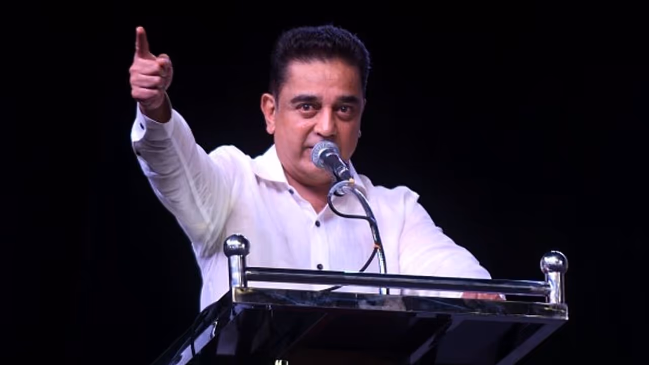 போருக்கு ஆயுதம் இன்றி வீரர்களை அனுப்புவது நியாயமா? சரியான நேரத்தில் கமல் போட்ட ட்விட்! குவியும் ஆதரவு! போருக்கு ஆயுதம் இன்றி வீரர்களை அனுப்புவது நியாயமா? சரியான நேரத்தில் கமல் போட்ட ட்விட்! குவியும் ஆதரவு!