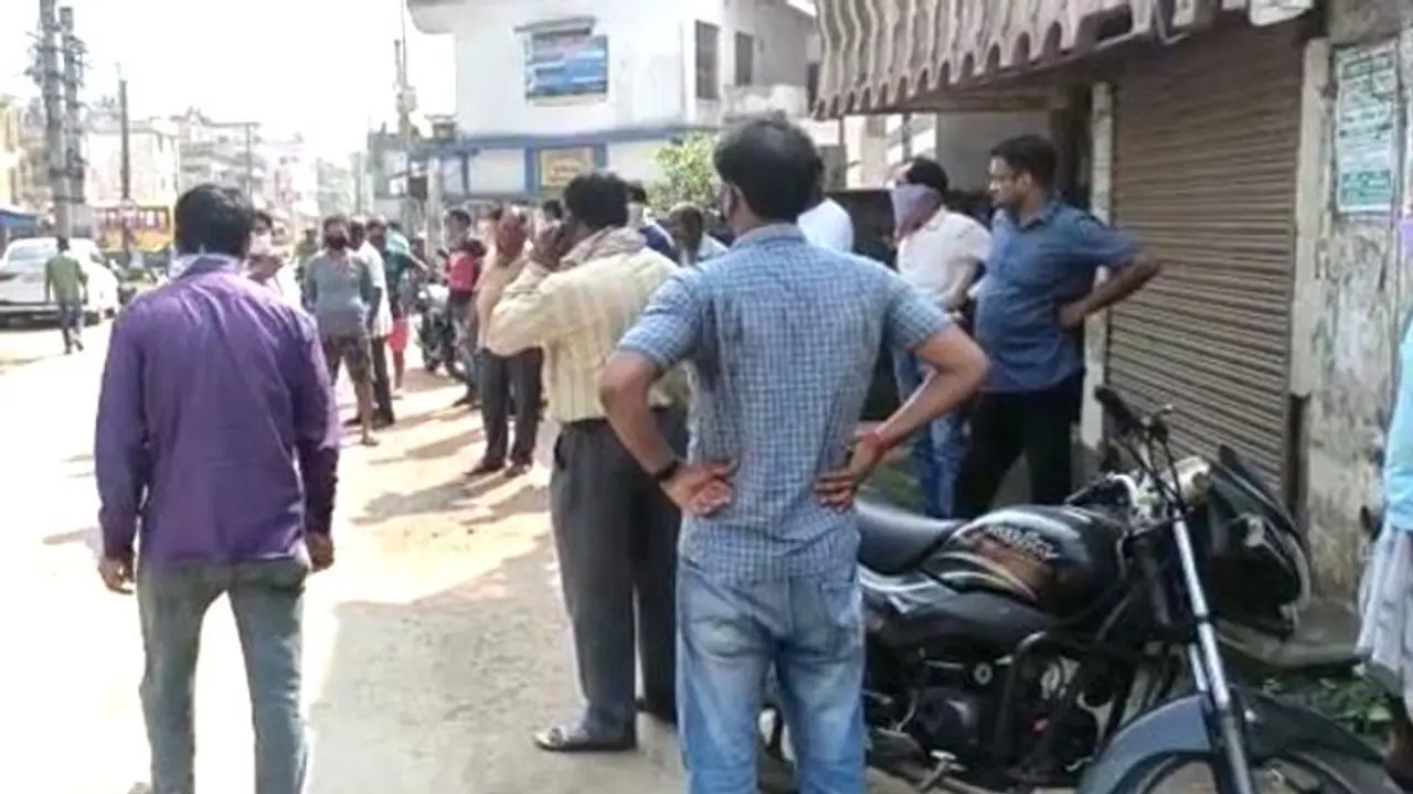 করোনায় মৃত্যু সন্দেহে আটকে গেল সৎকার, দমদমের মতো পরিস্থিতি মেদিনীপুরে করোনায় মৃত্যু সন্দেহে আটকে গেল সৎকার, দমদমের মতো পরিস্থিতি মেদিনীপুরে