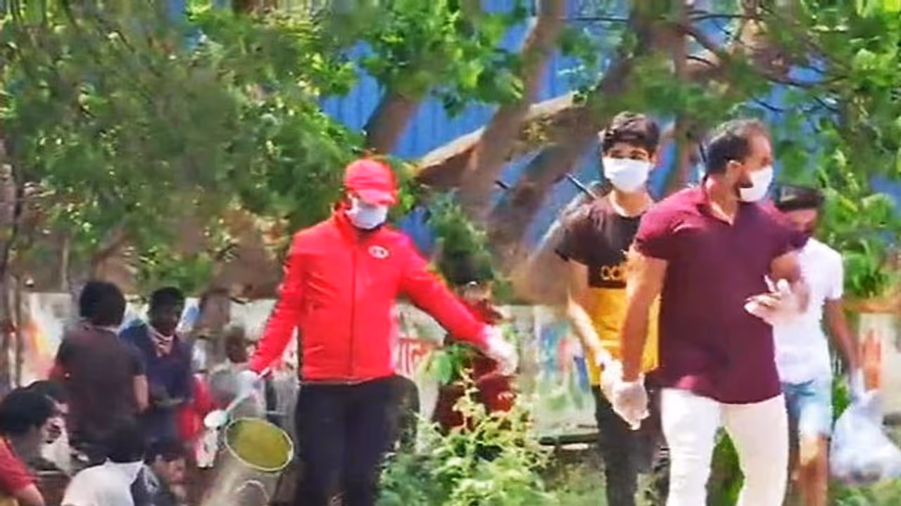 പെരുമ്പാവൂരിൽ അതിഥി തൊഴിലാളികൾക്കായി കമ്മ്യൂണിറ്റി കിച്ചൻ ആരംഭിച്ചു പെരുമ്പാവൂരിൽ അതിഥി തൊഴിലാളികൾക്കായി കമ്മ്യൂണിറ്റി കിച്ചൻ ആരംഭിച്ചു