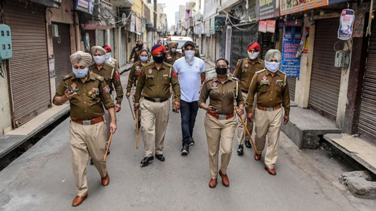 क्या 21 दिन बाद भी जारी रहेगा लॉकडाउन? यह हैं तीन बड़ी वजहें क्या 21 दिन बाद भी जारी रहेगा लॉकडाउन? यह हैं तीन बड़ी वजहें