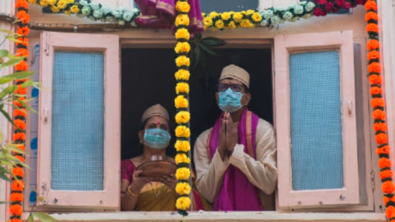 ಕೊರೋನಾ ಸೋಂಕಿತರು ಗುಣಮುಖರಾಗಿ ಮನೆಗೆ ವಾಪಸ್; ನೆರೆ ಮನೆಯವ್ರಿಂದ ಸರ್ಪ್ರೈಸ್!