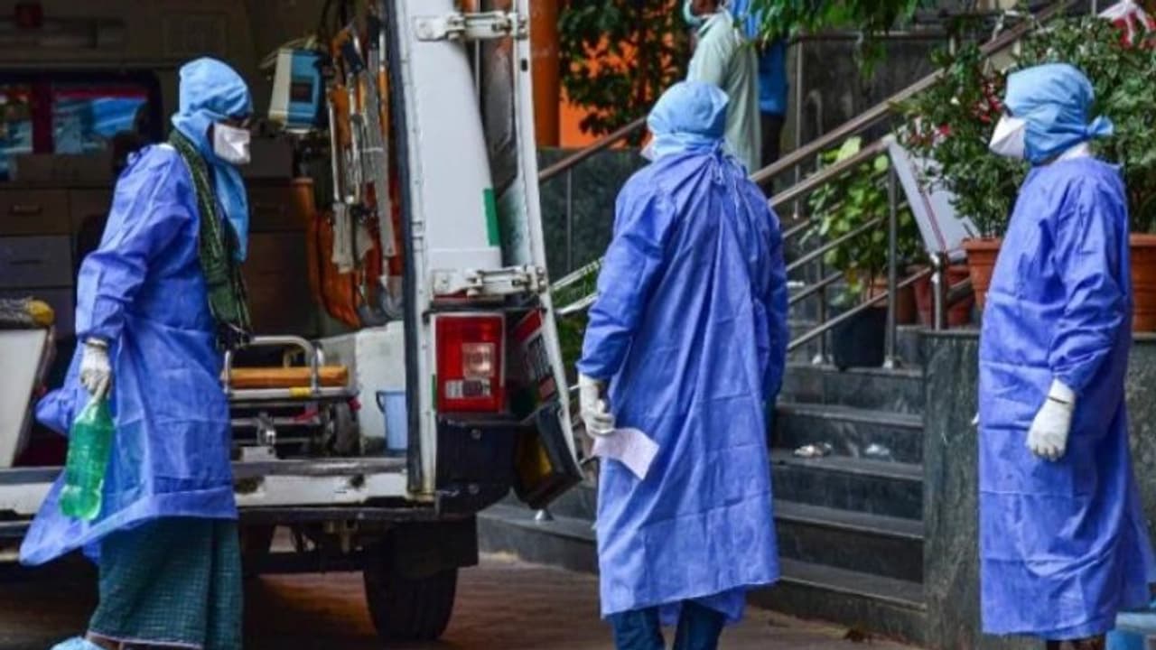 സംസ്ഥാനത്ത് കൊവിഡ് നിരീക്ഷണത്തിലുള്ളവരുടെ എണ്ണം ഒരു ലക്ഷത്തിന് താഴെയായി സംസ്ഥാനത്ത് കൊവിഡ് നിരീക്ഷണത്തിലുള്ളവരുടെ എണ്ണം ഒരു ലക്ഷത്തിന് താഴെയായി