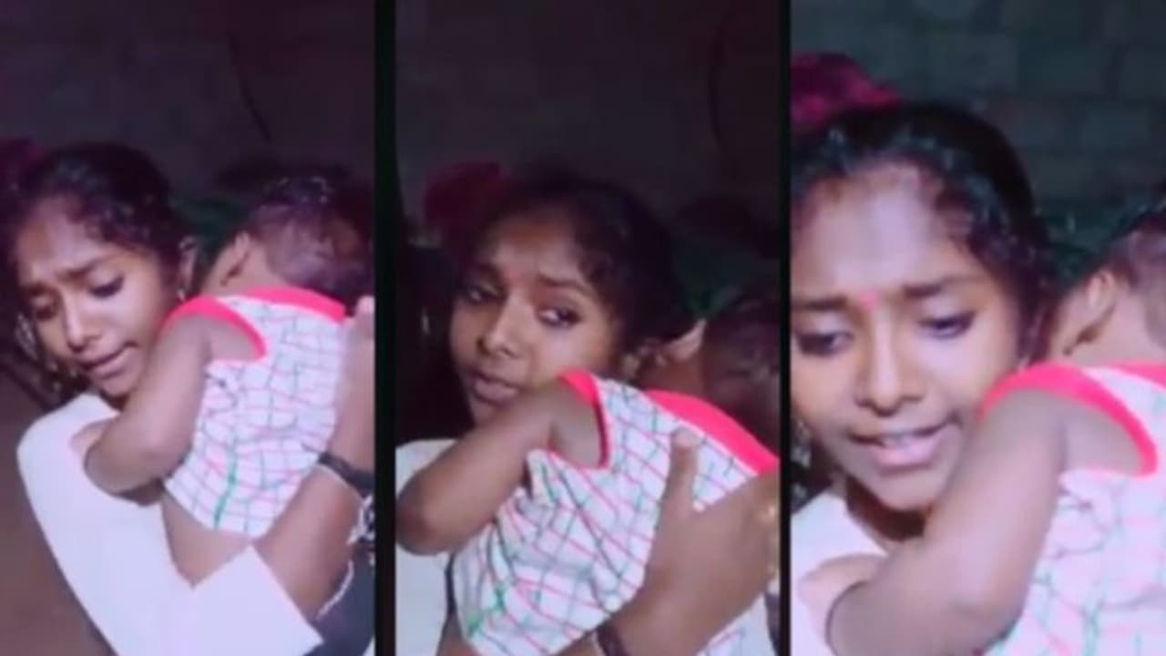 'ഹൃദയസ്പർശിയായ താരാട്ട്'; കുഞ്ഞനുജത്തിയെ താളത്തിൽ പാടി ഉറക്കി ചേച്ചി, വീഡിയോ വൈറൽ 'ഹൃദയസ്പർശിയായ താരാട്ട്'; കുഞ്ഞനുജത്തിയെ താളത്തിൽ പാടി ഉറക്കി ചേച്ചി, വീഡിയോ വൈറൽ